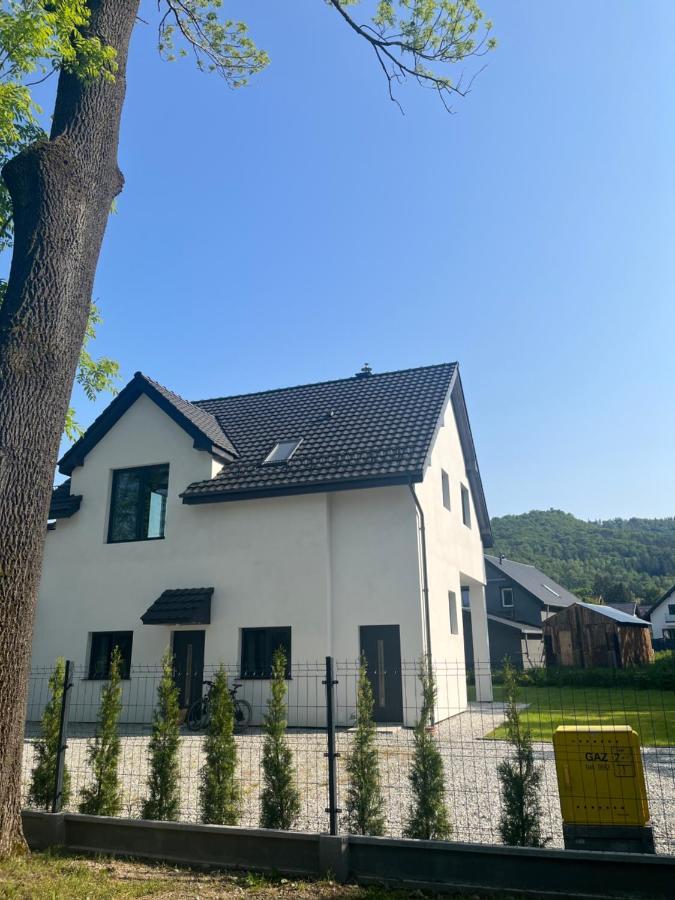 Apartament Pod Jaworami Z Antresola เยเลเนียกูรา ภายนอก รูปภาพ